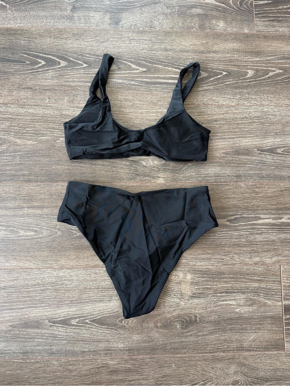 New Two-Piece Bikini Set - Picture 2 of 3